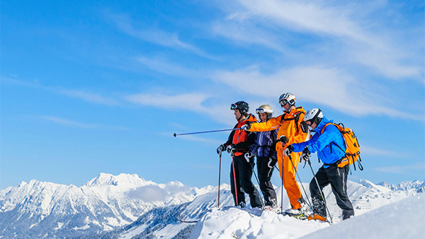 Gay Ski Freeriding mit Pink Alpine
