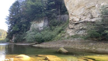 An der Sense gibt schöne Gay Strände, wo Gays nackt schwimmen und sonnenbaden.